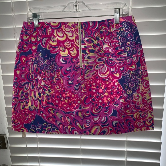 Lilly Pulitzer Skort, Size 4 - Picture 3 of 7